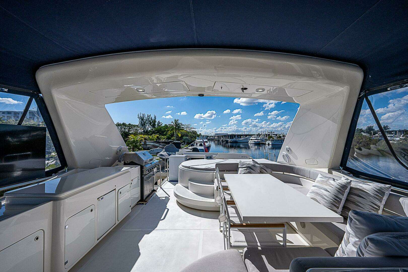 2006 Ferretti Yachts 830 - Image 40