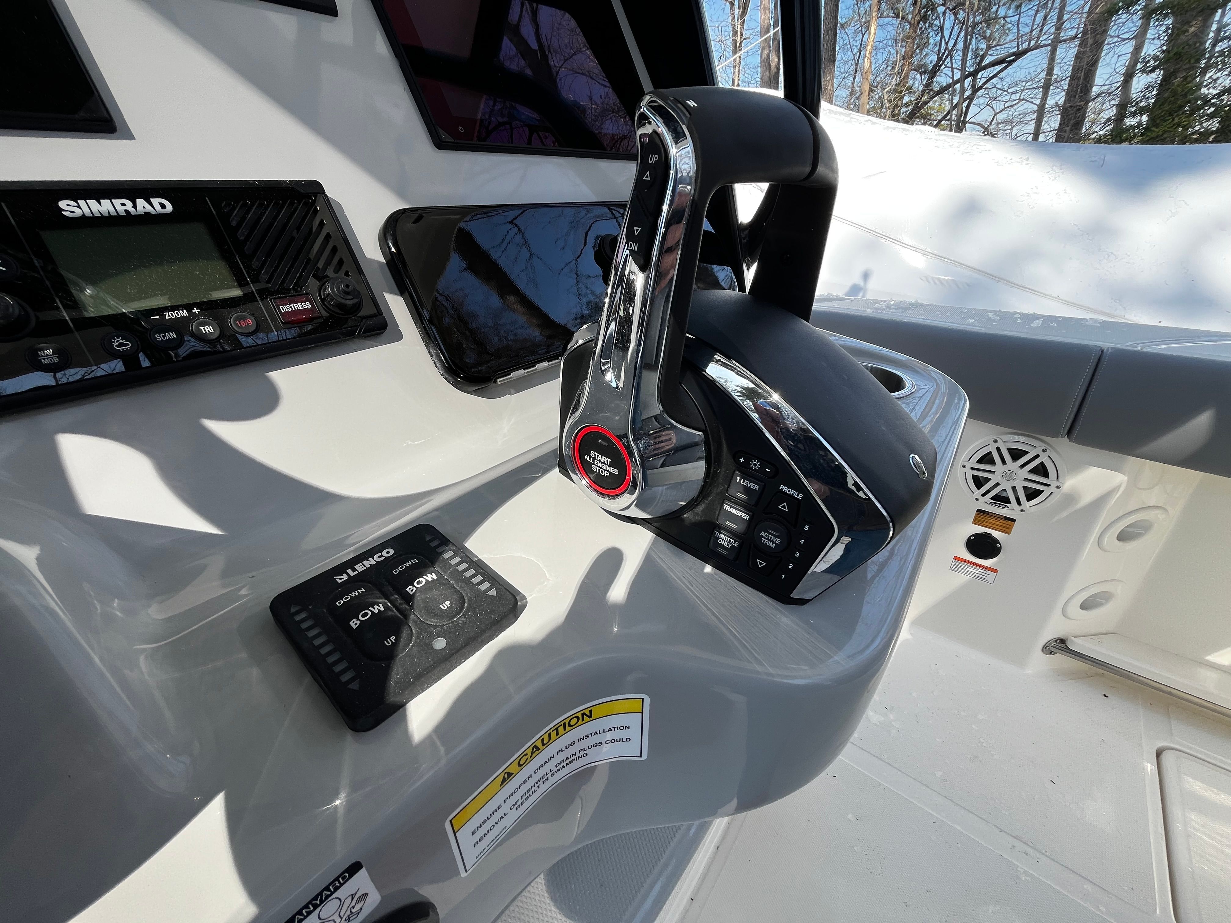 2026 BOSTON WHALER 250 OUTRAGE - Image 19