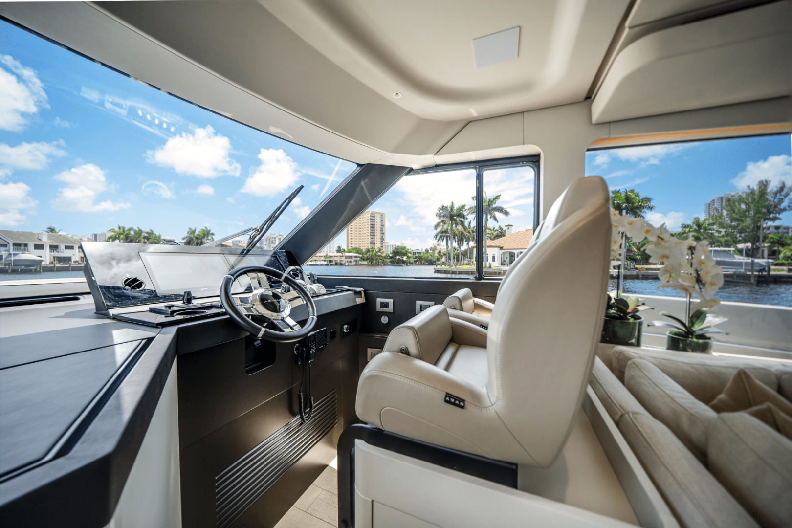2025 Azimut Seadeck 6 - Image 36