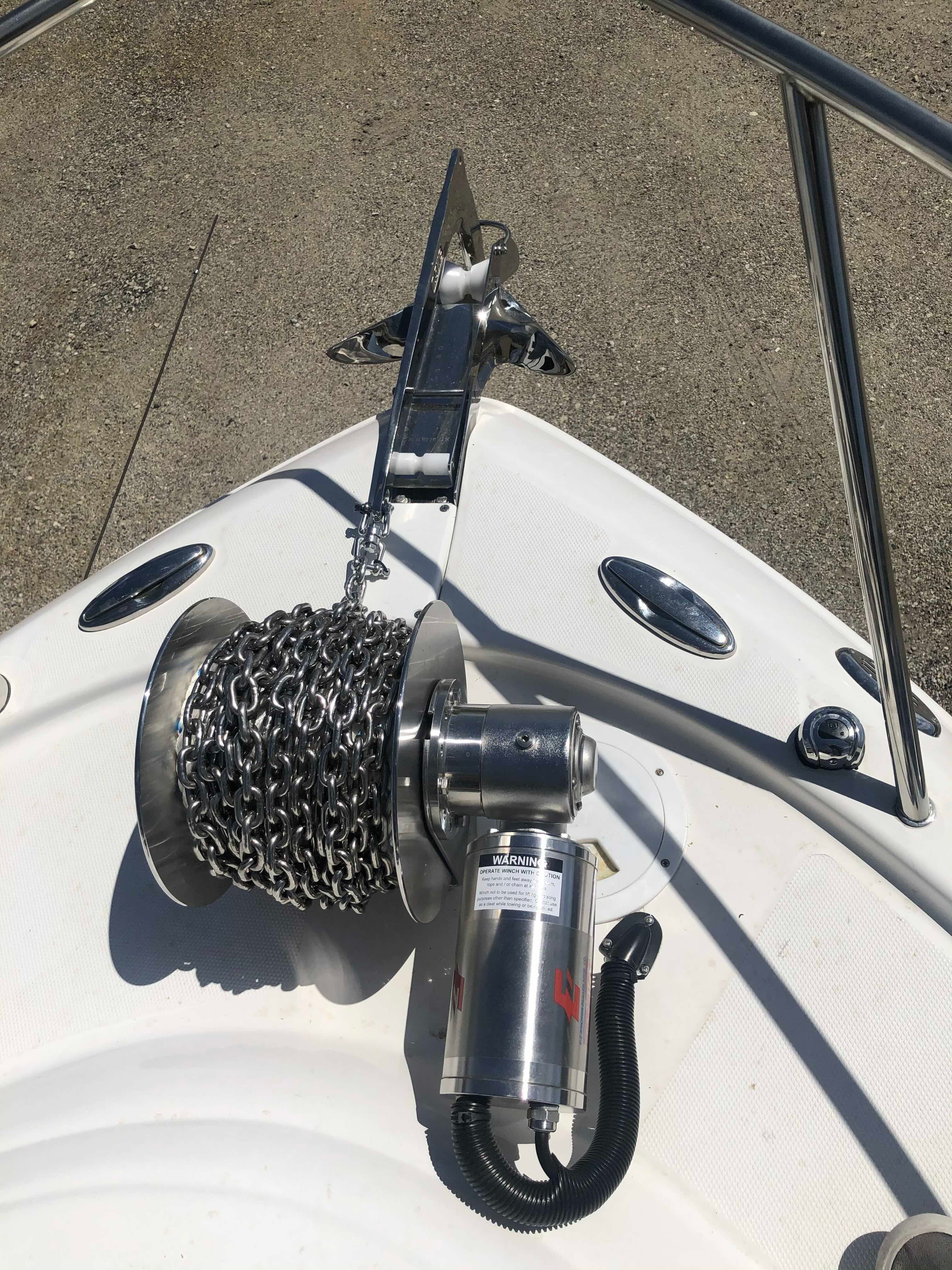 2012 Robalo R225 Walkaround - 8