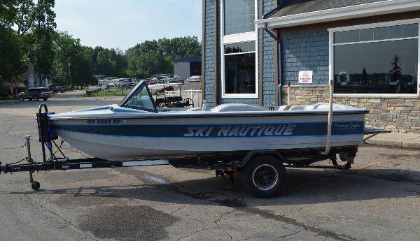 1989 Correct Craft Ski Nautique