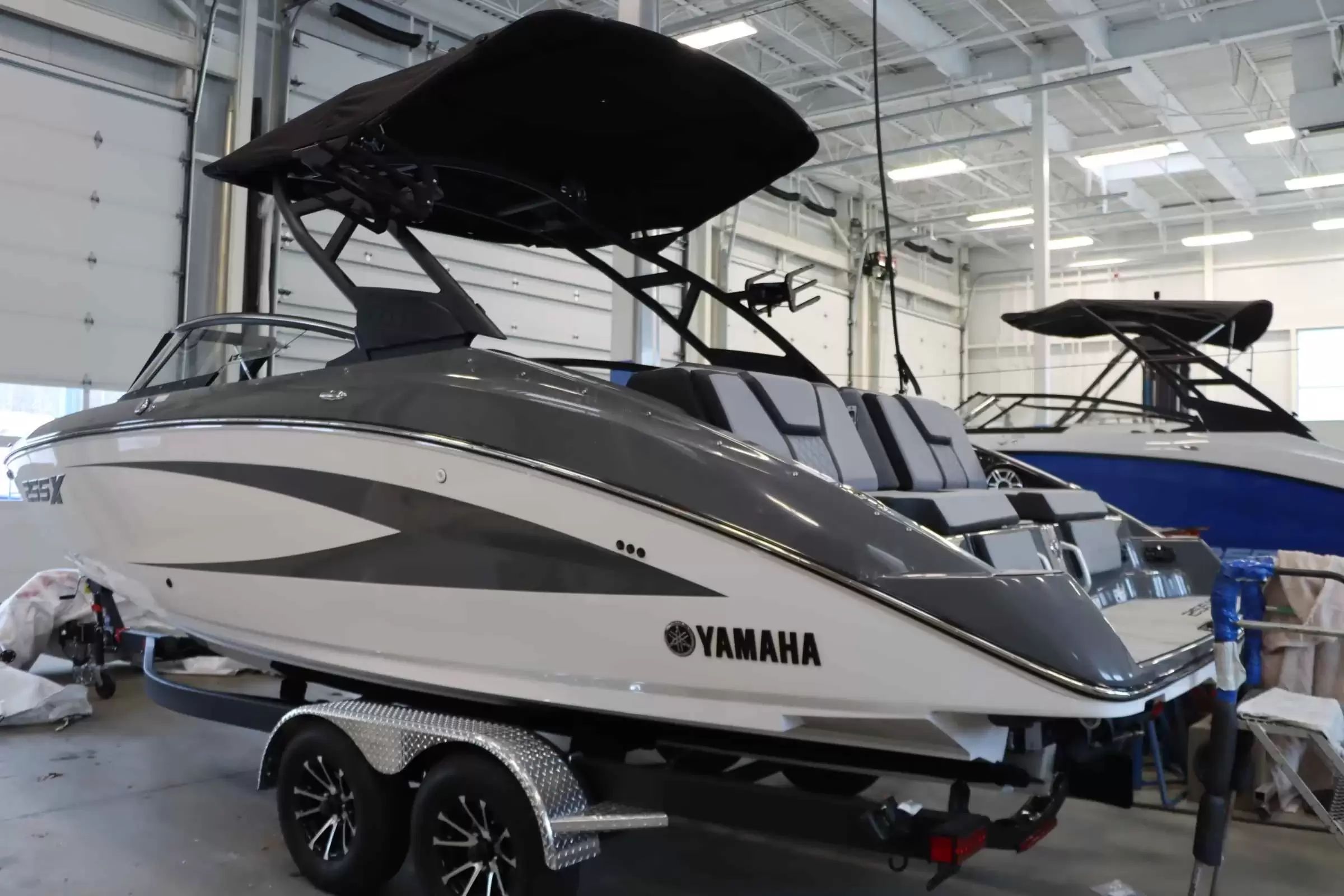 2025 Yamaha Boats 255XE - 2