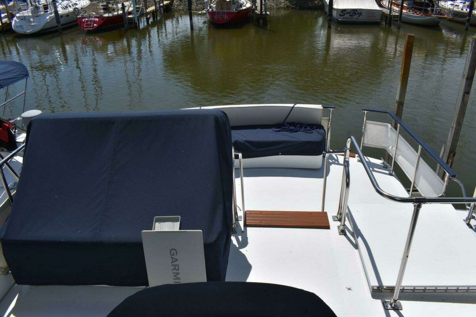 1985 Marinette 39 Double Cabin - Image 31