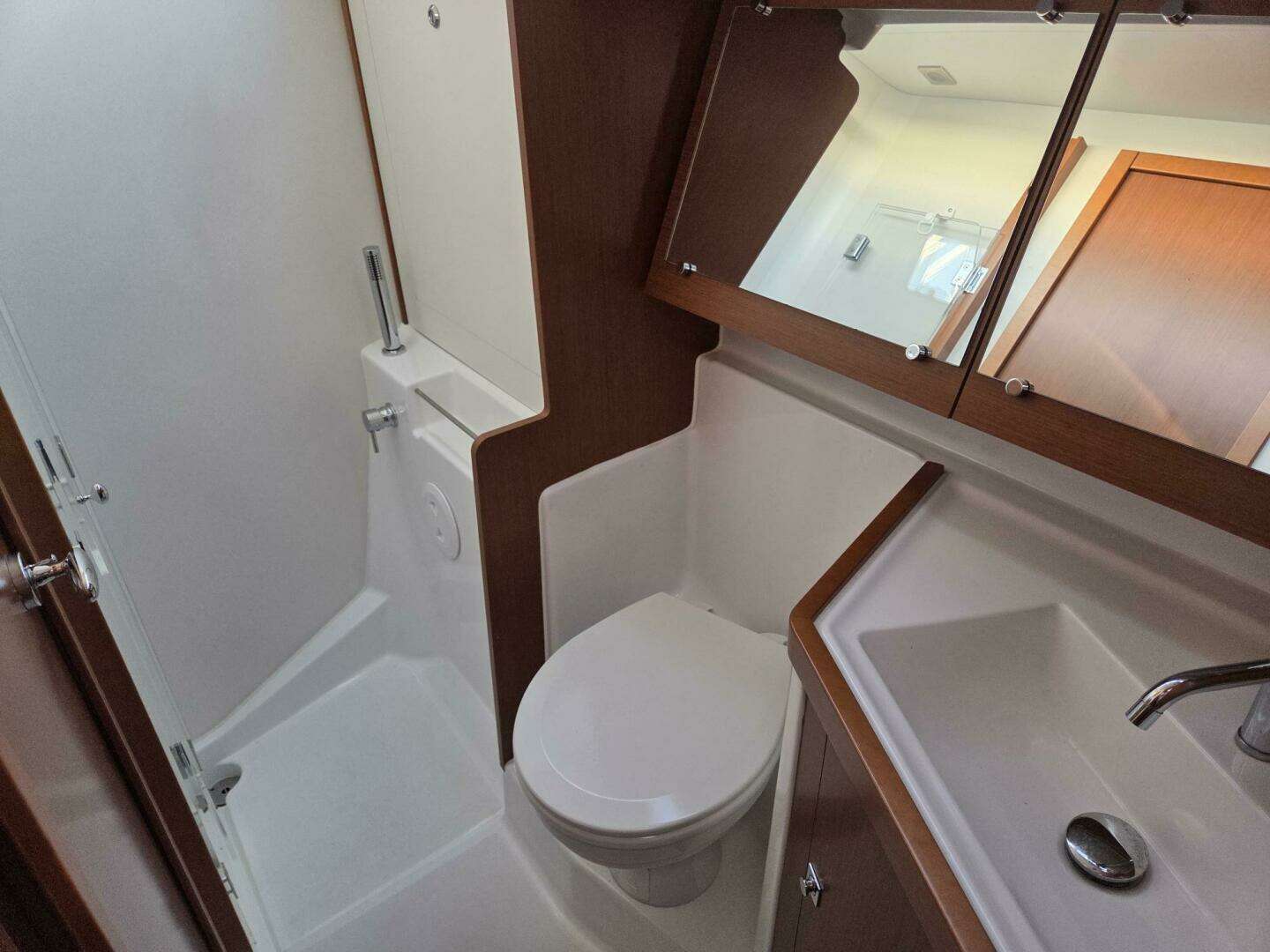 2014 Beneteau Oceanis 41 - Image 6