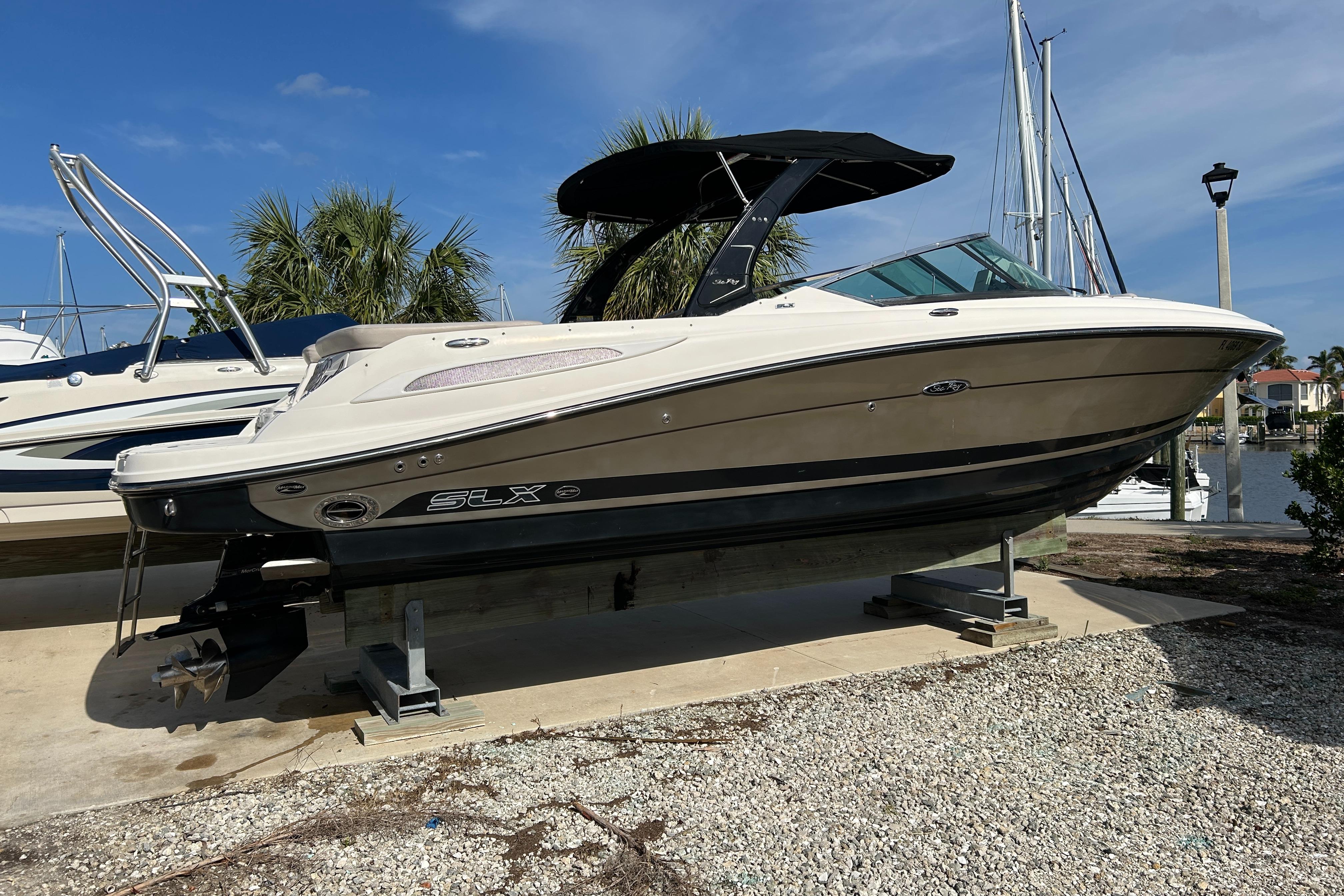 2013 Sea Ray 270 SLX