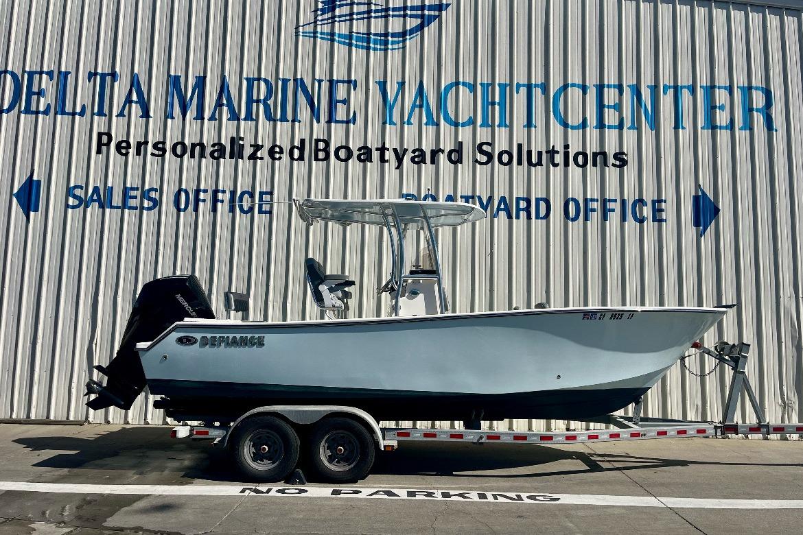2025 Defiance Catalina 240