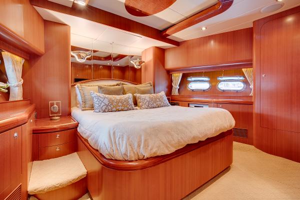 Luxurious bedroom on the 2006 Horizon 82’ Cockpit Motoryacht.