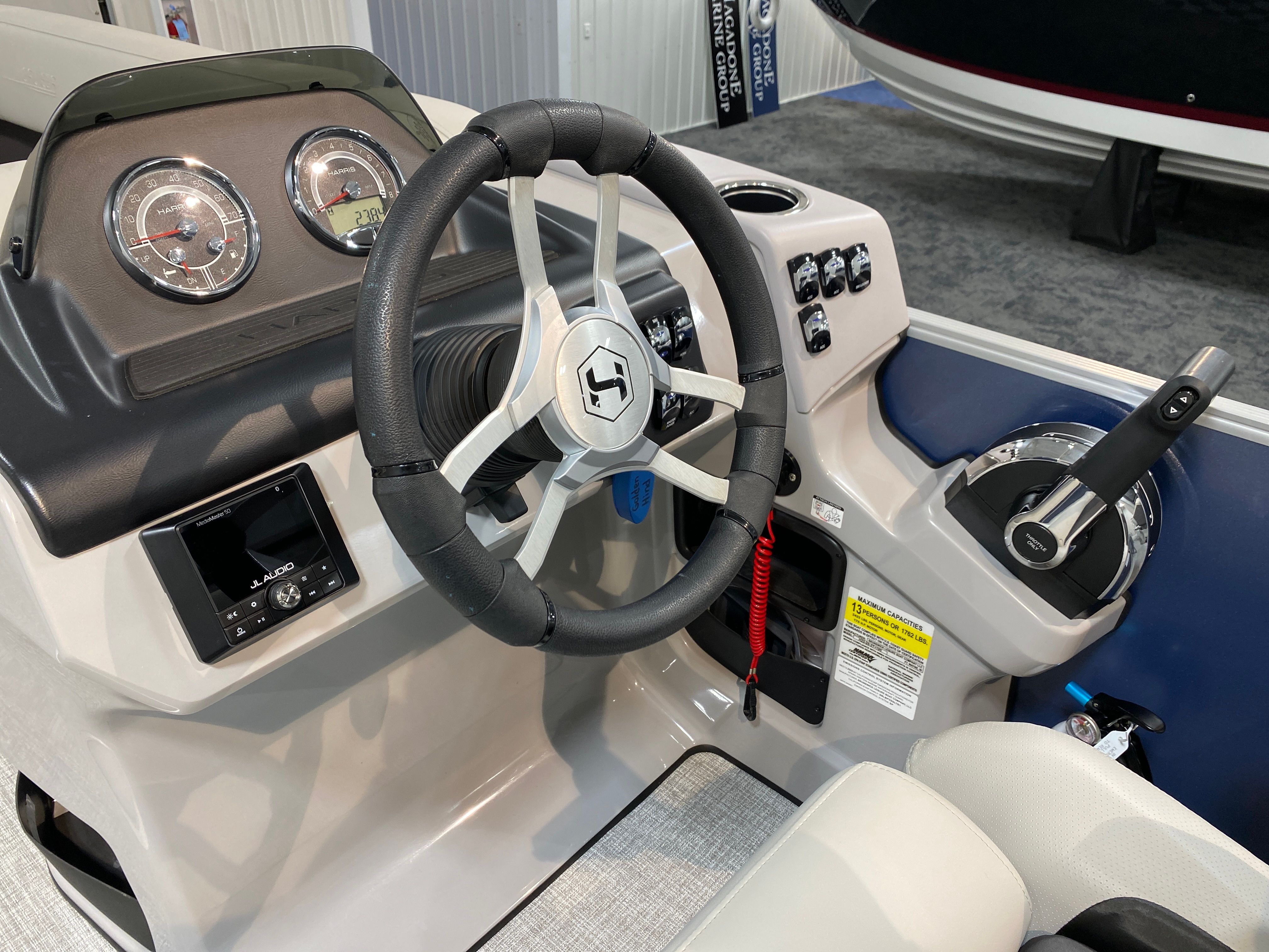 2025 Harris Cruiser 230 - 13