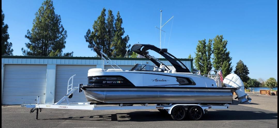 2021 Avalon Excalibur Elite Windshield - 25' - 3