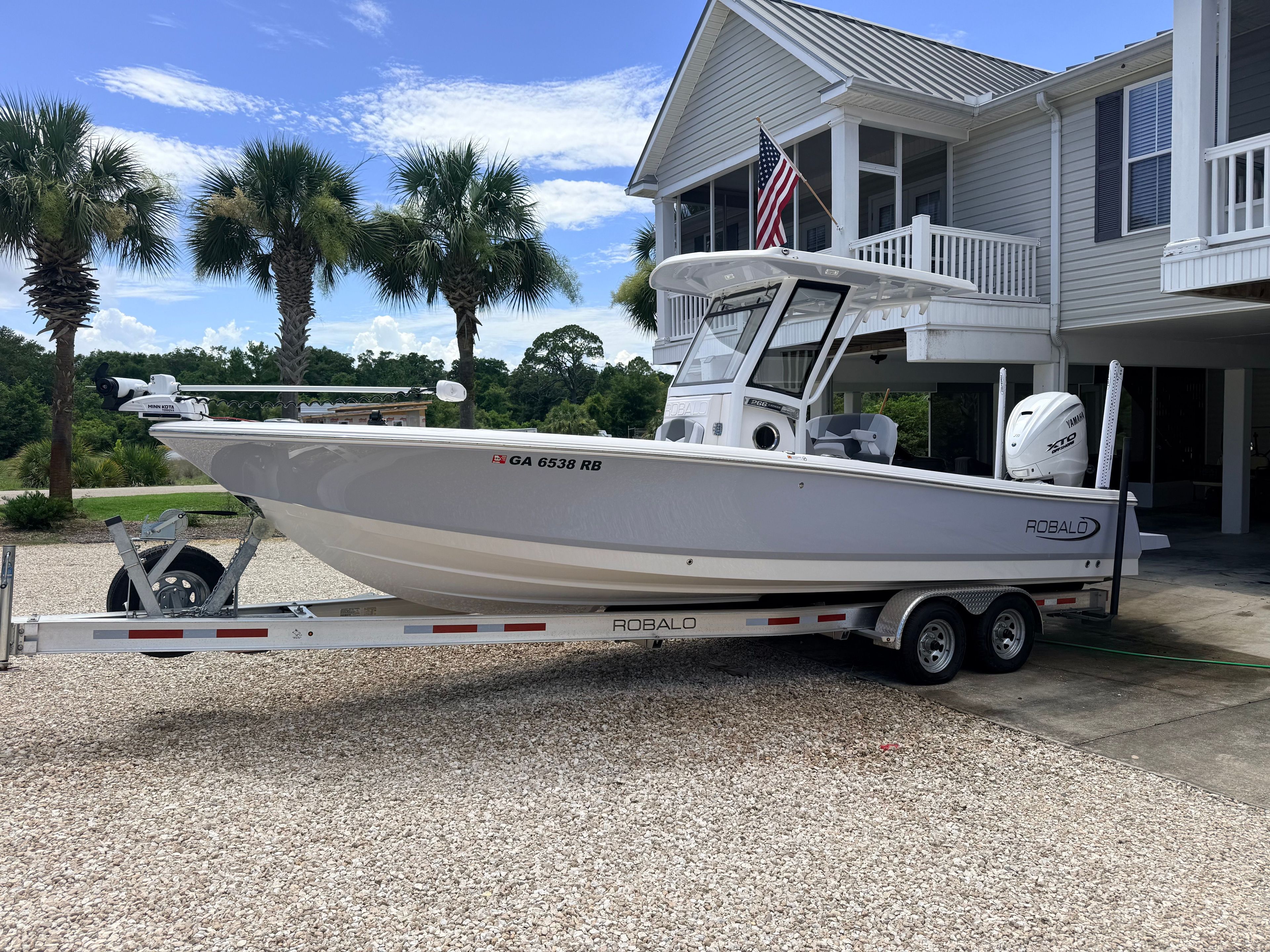2025 Robalo 266 Cayman - 2