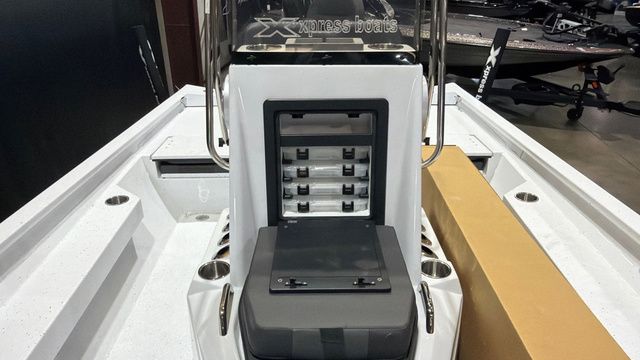 2026 Xpress H22 Bay W/ Yamaha 200 "SHO" - 16