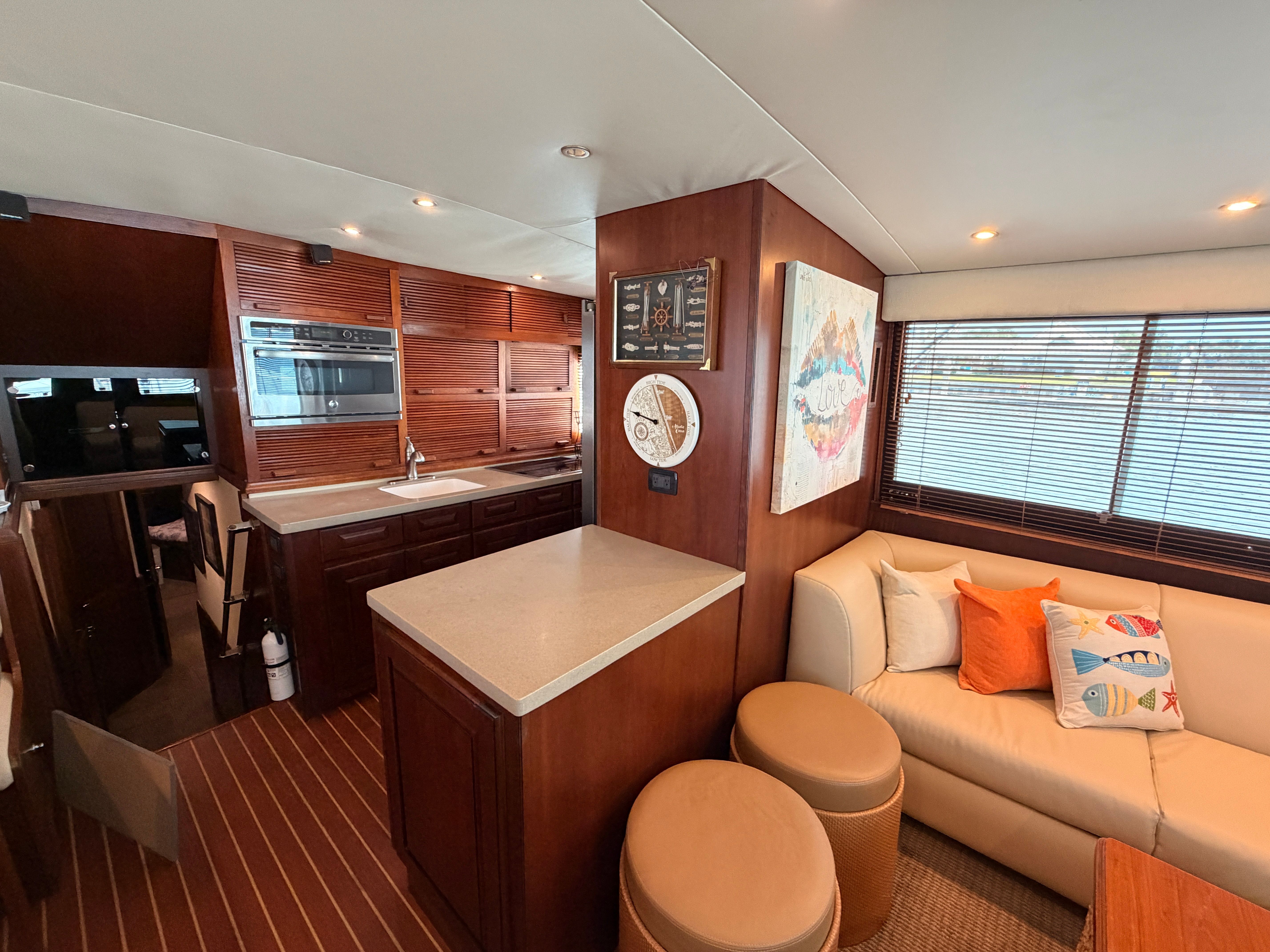 1980 Hatteras 55 Convertable - 14