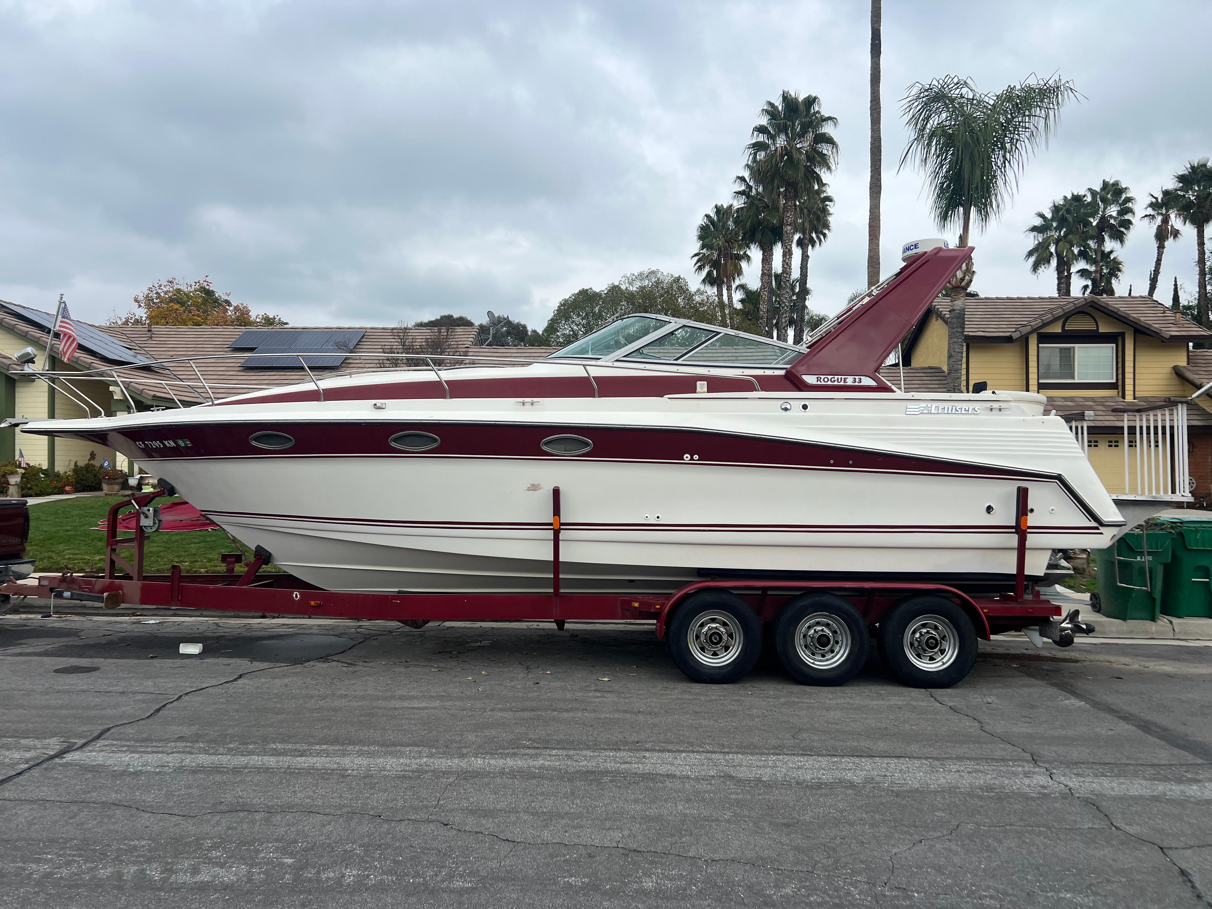 1991 Cruisers Yachts 3375 Rogue