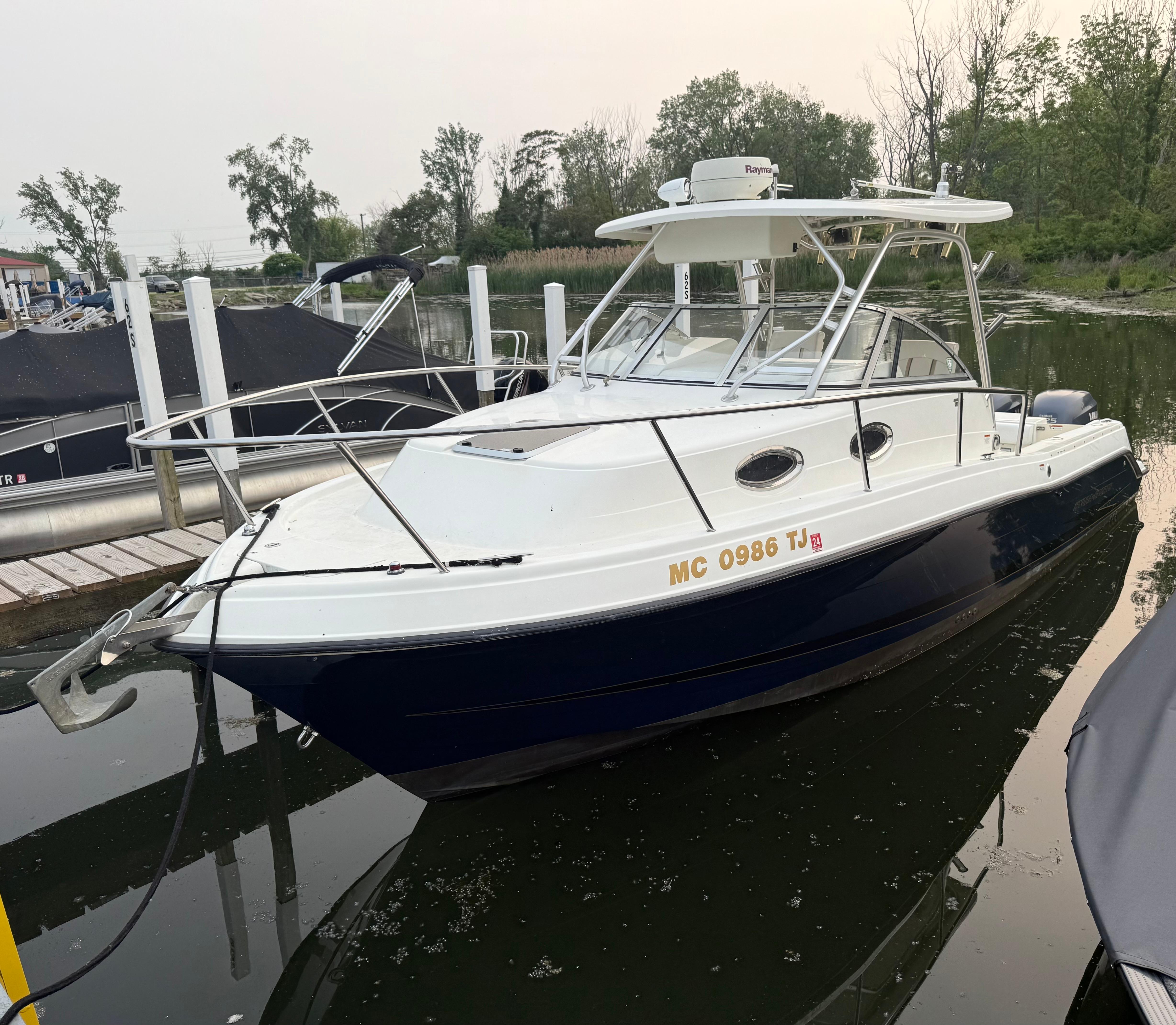 2003 Hydra-Sports Vector 2800 WA