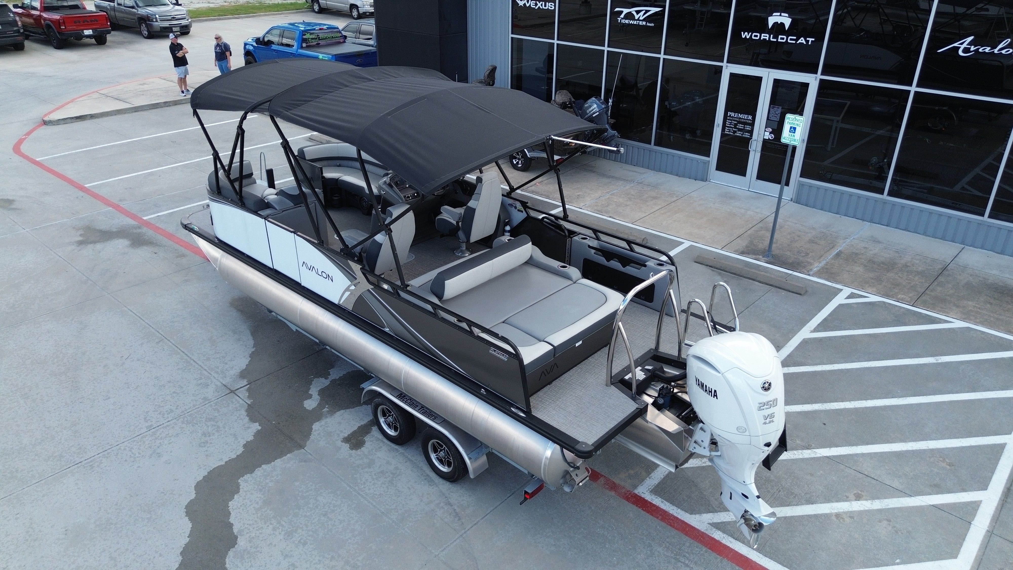 2025 Avalon LSZ Versatile Rear Bench - 23' - 17