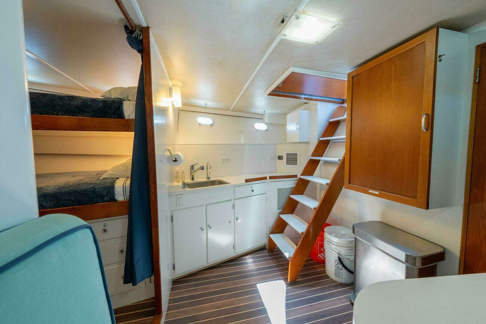 1970 Trumpy Houseboat - Image 21