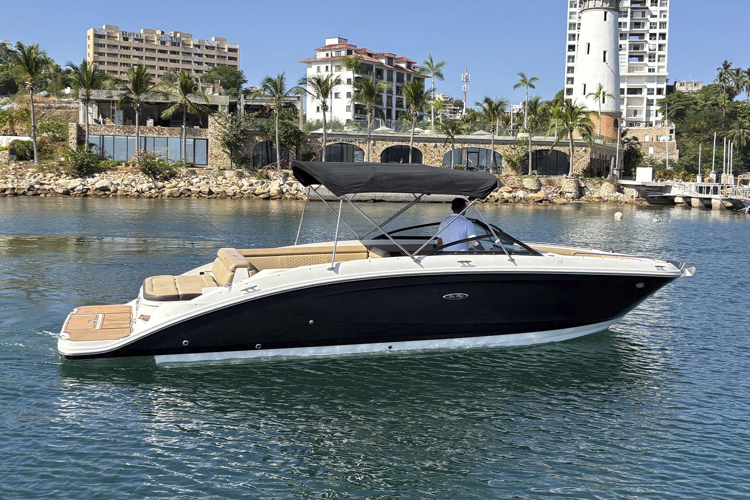 2018 Sea Ray SDX 270