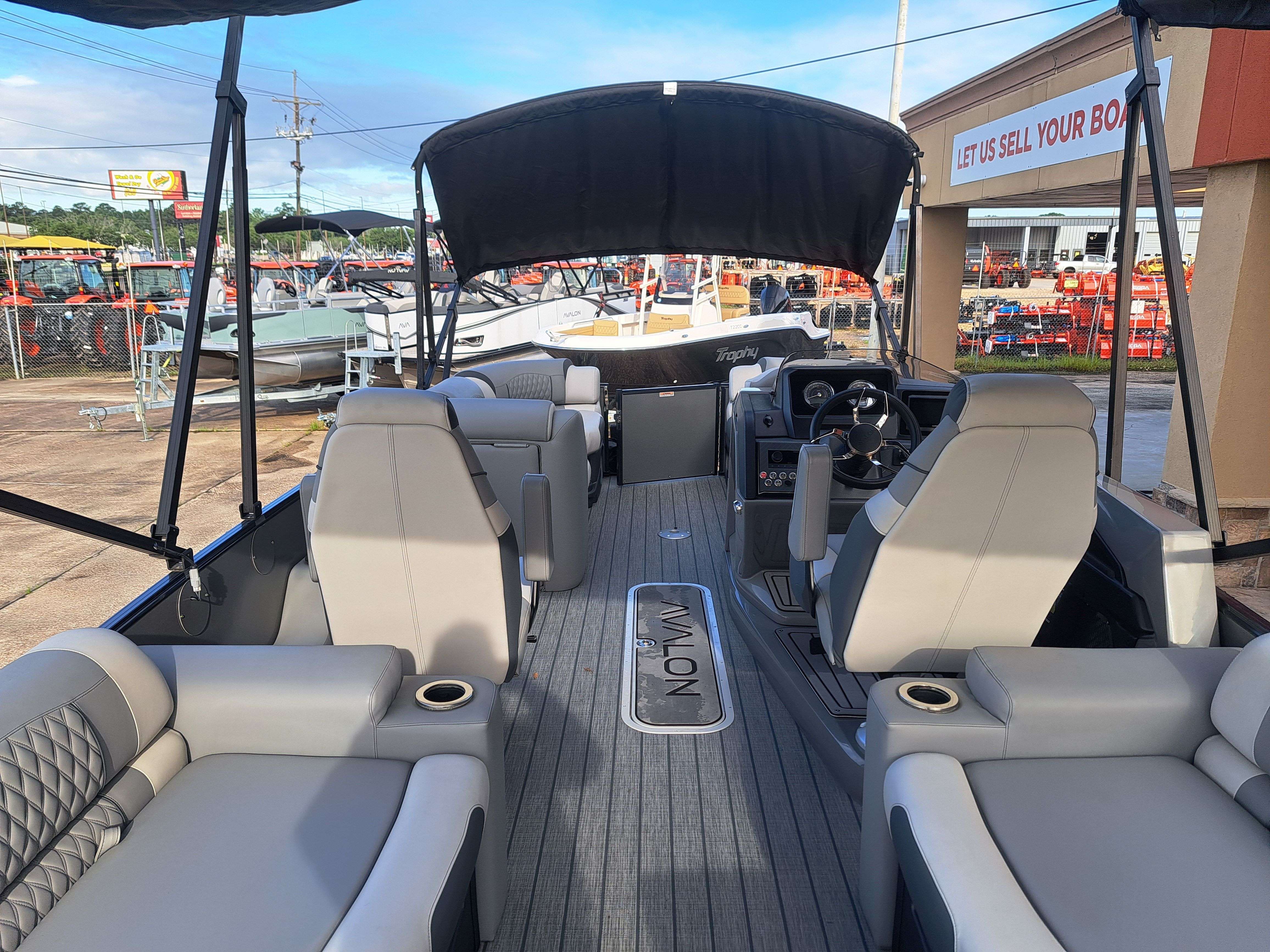 2025 Avalon Catalina Quad Lounge Shift - 23' - 28