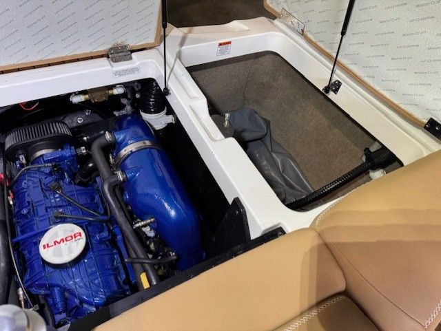 2020 MasterCraft XT22 - 13