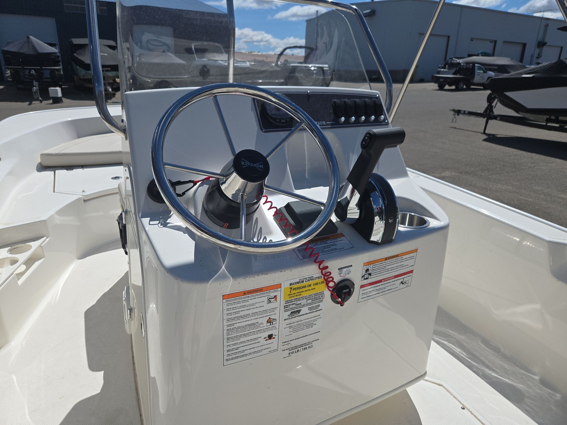 2026 Boston Whaler 170 Montauk - 12