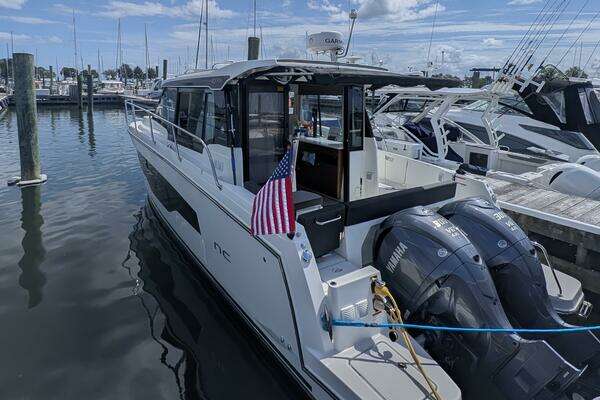 2023 Jeanneau NC 1095 Weekender