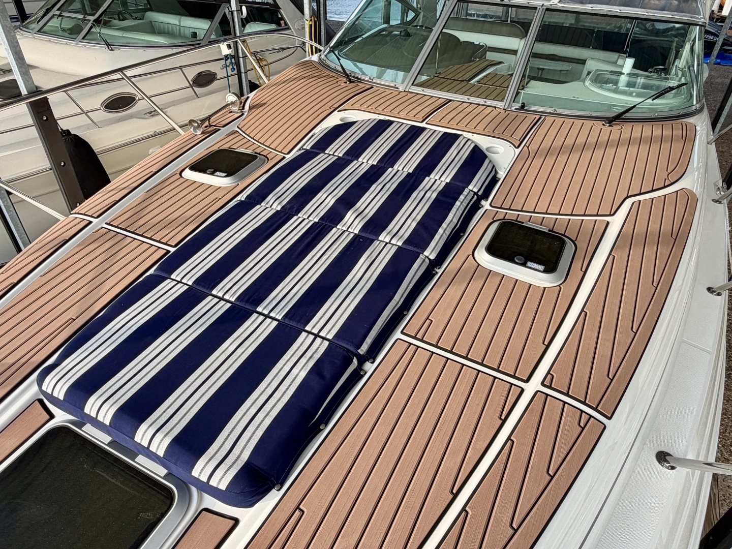 2007 Rinker 350 Express Cruiser - Image 91