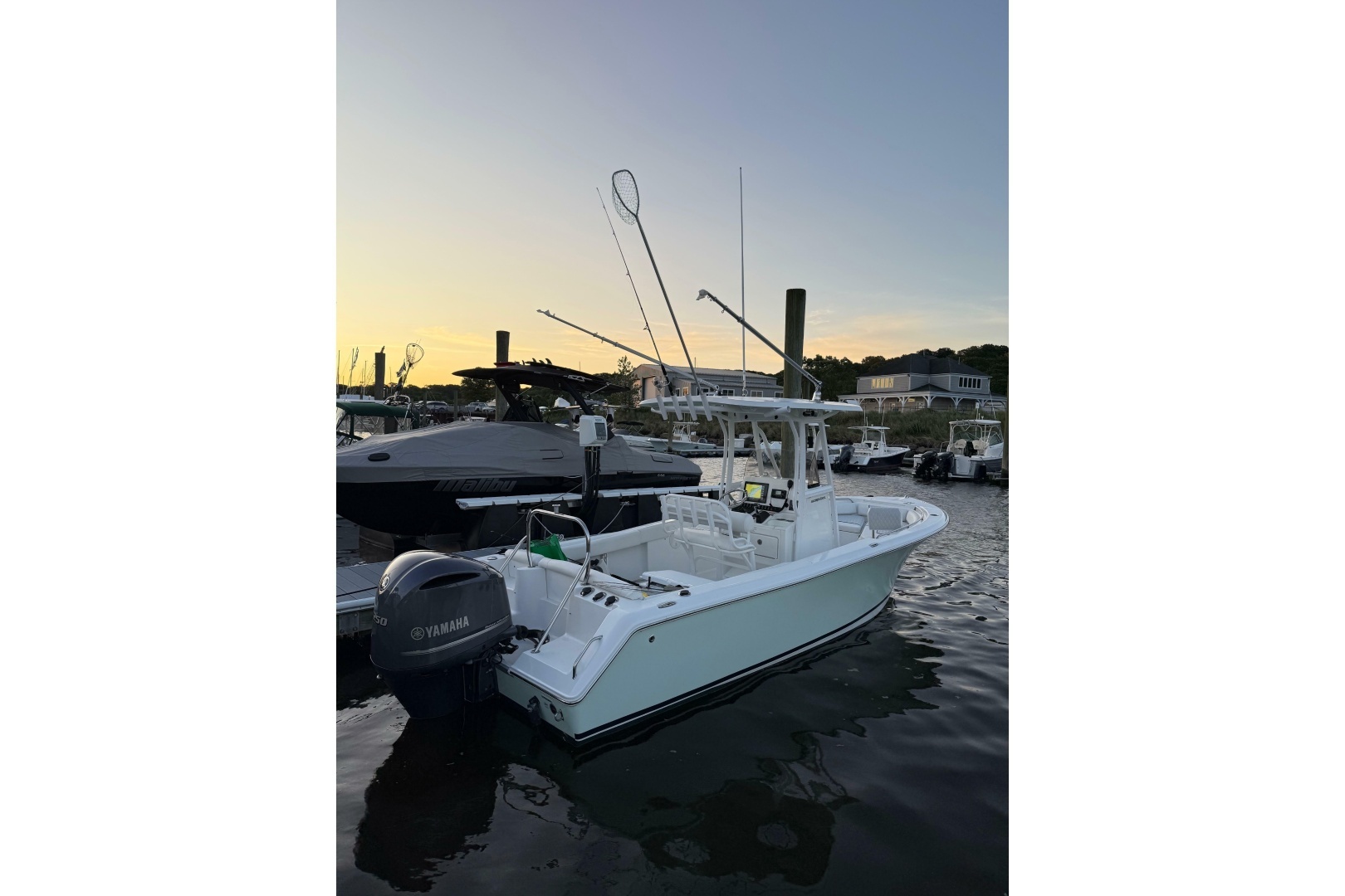 2016 Sea Hunt Ultra 234 - Image 8