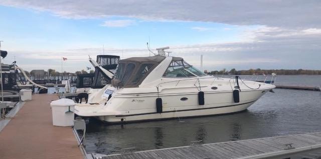 2002 Cruisers Yachts 3870 Express