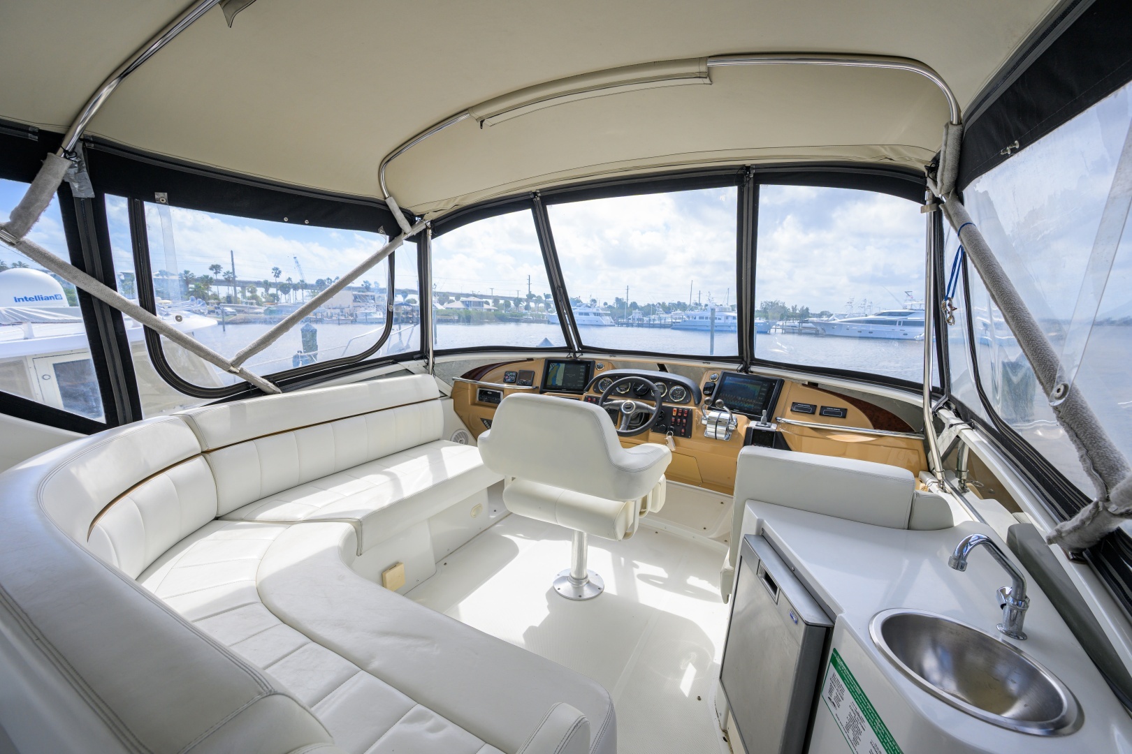 2003 Carver 444 - Image 25