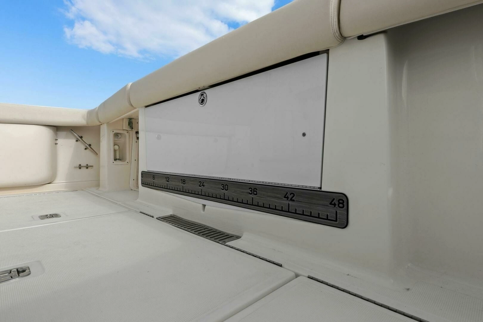 2013 Tiara Yachts 3900 Convertible - Image 47