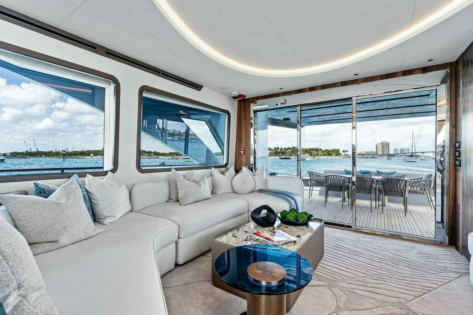 2024 Aquitalia Yachts Flybridge - Image 8