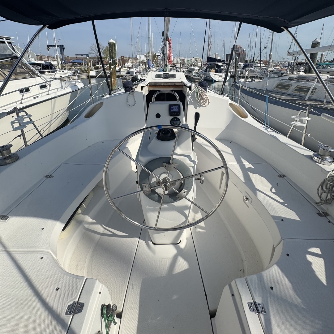 2002 Hunter 326 - Image 10
