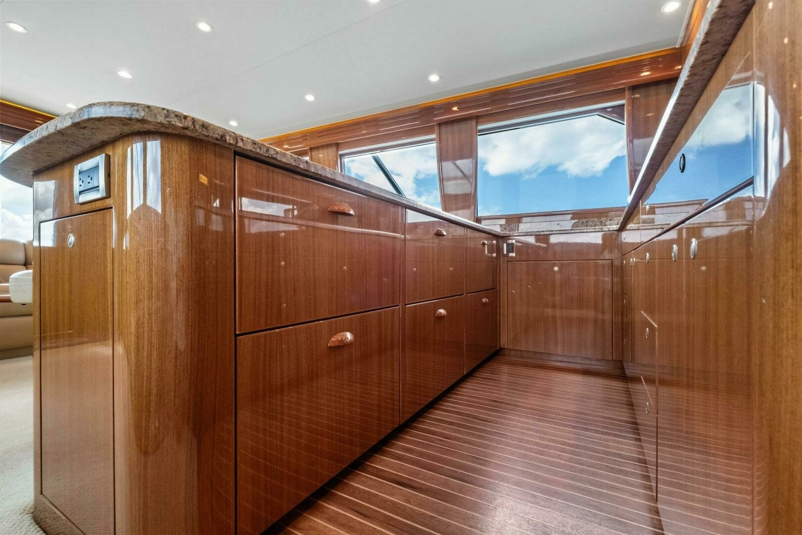 2008 Viking 64 Convertible - Image 41