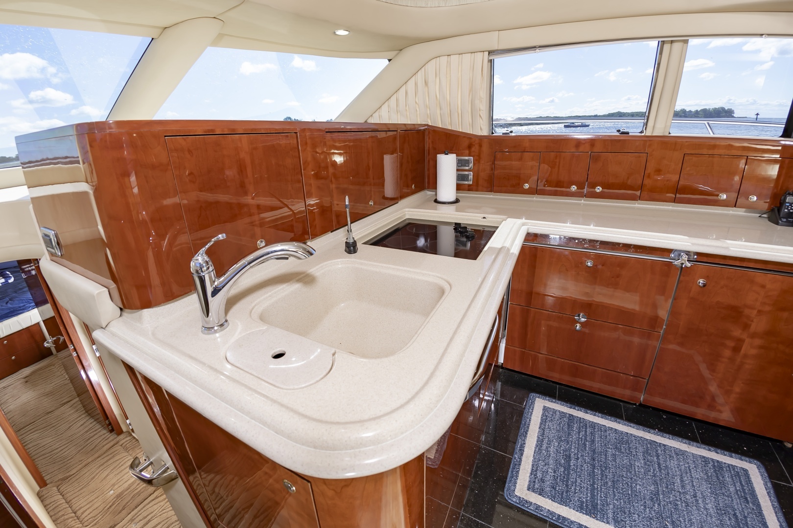 2002 Sea Ray 560 Sedan Bridge - Image 32