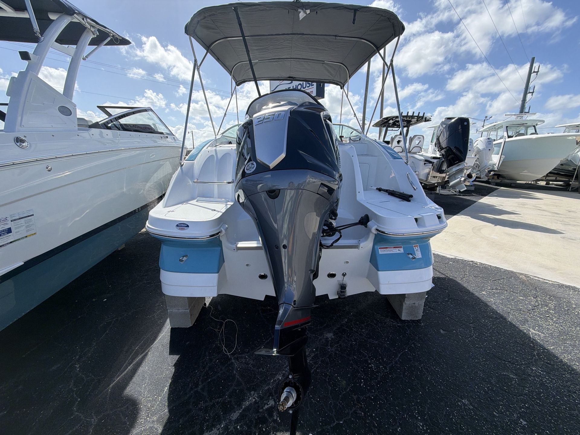 2026 Hurricane 2400 SD - 18