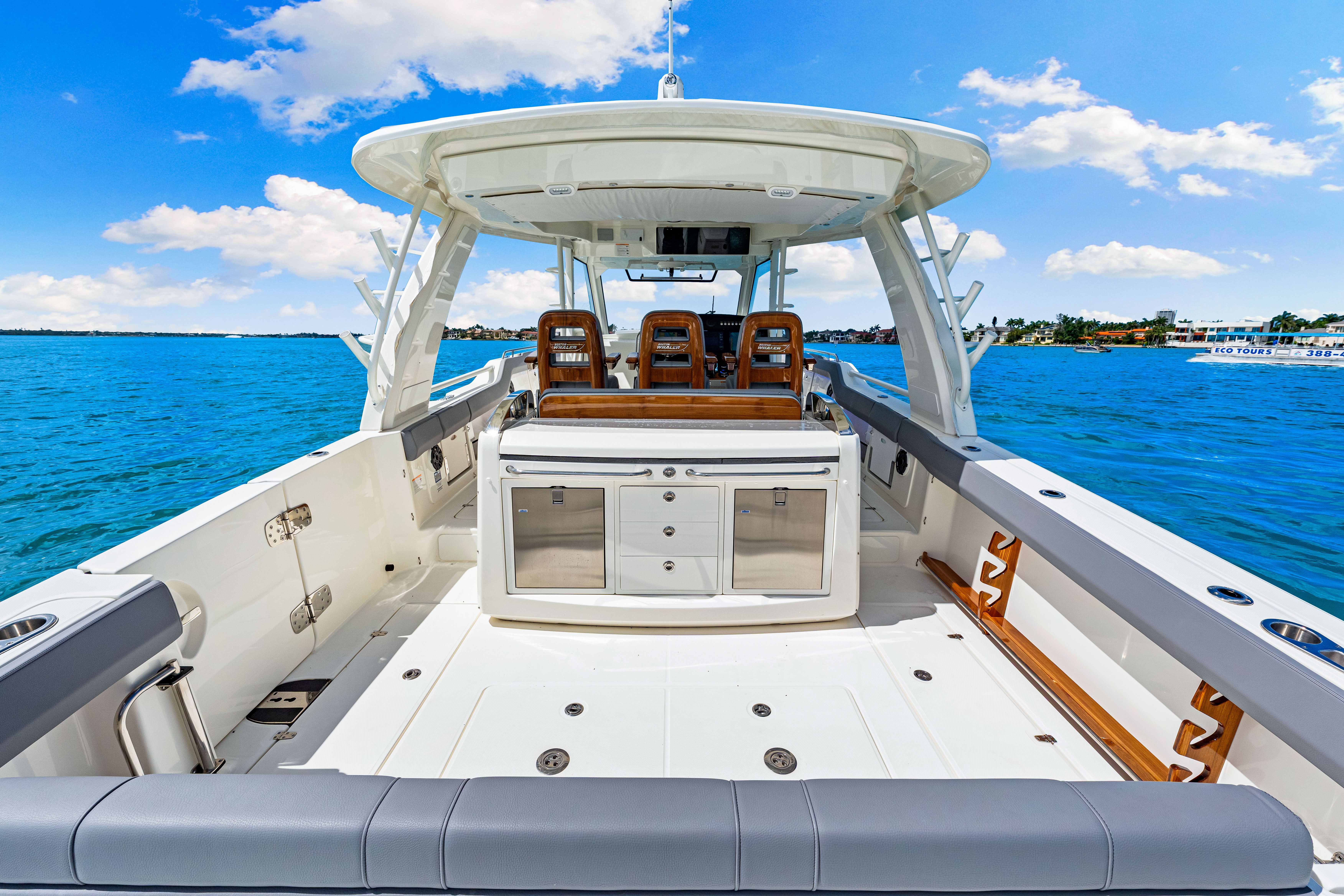2025 Boston Whaler 420 Outrage - 46