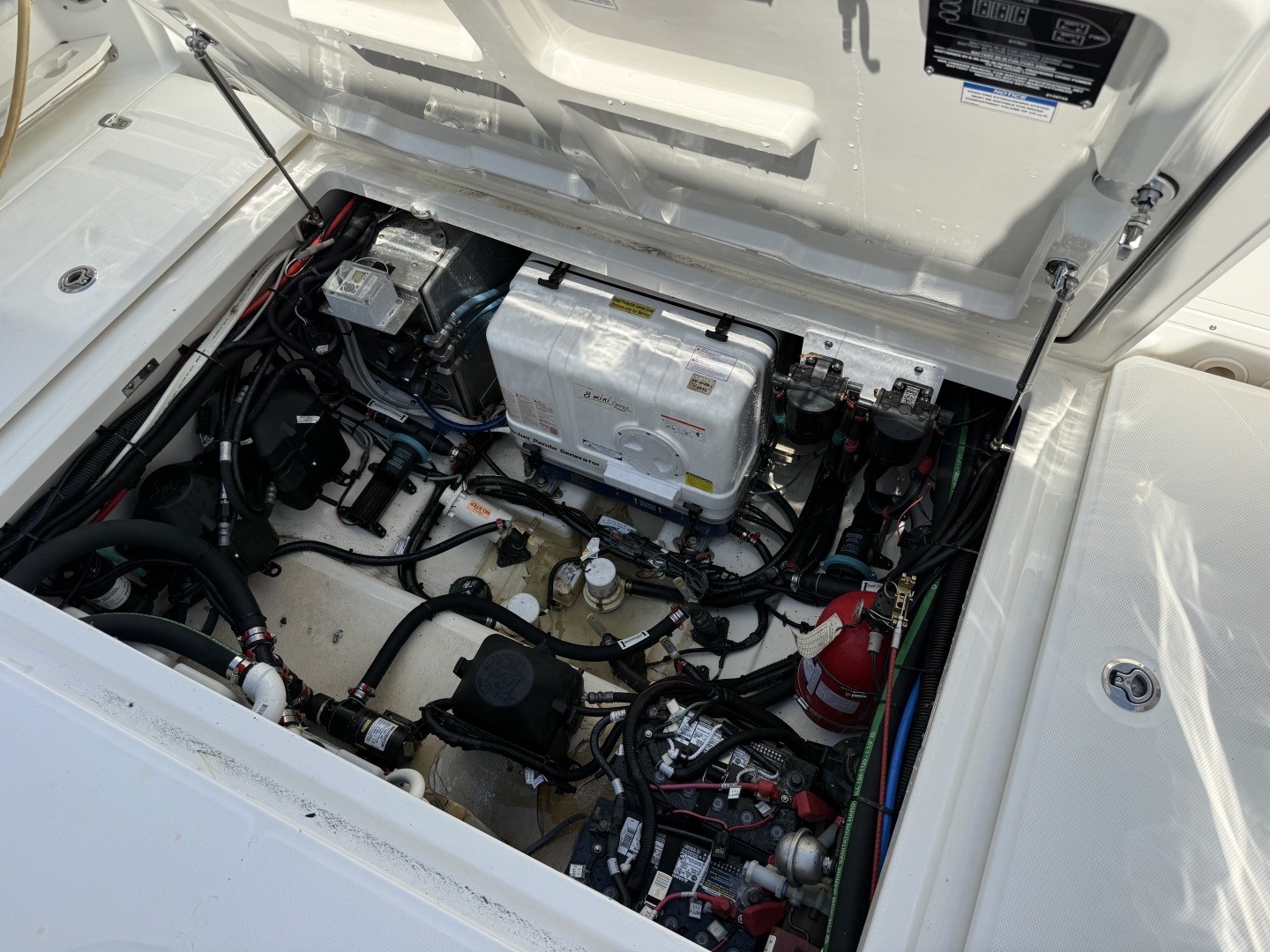 2016 Boston Whaler — - Image 7
