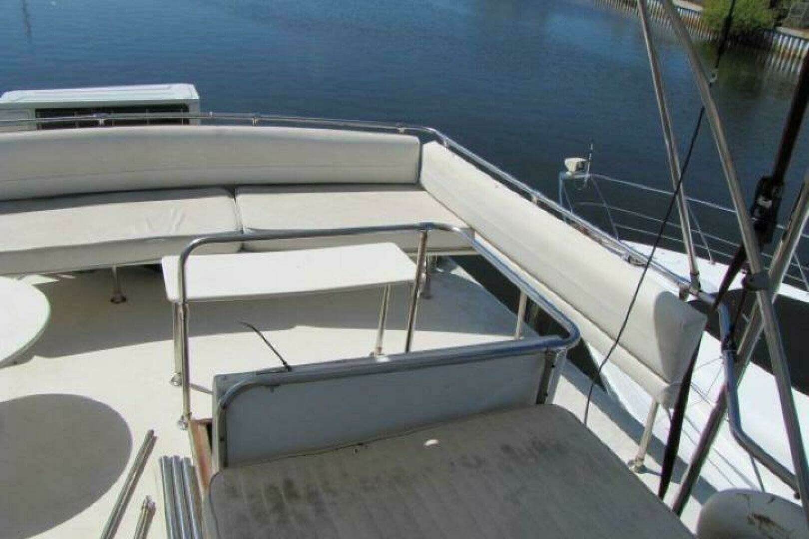 1973 Chris-Craft 55 Commander - Image 8