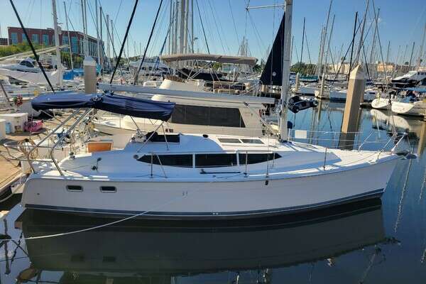 2013 Hunter 33