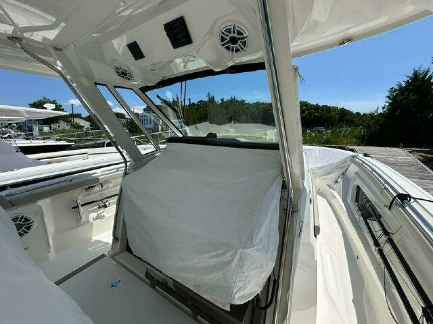 2021 Pursuit 428 Sport - Image 23