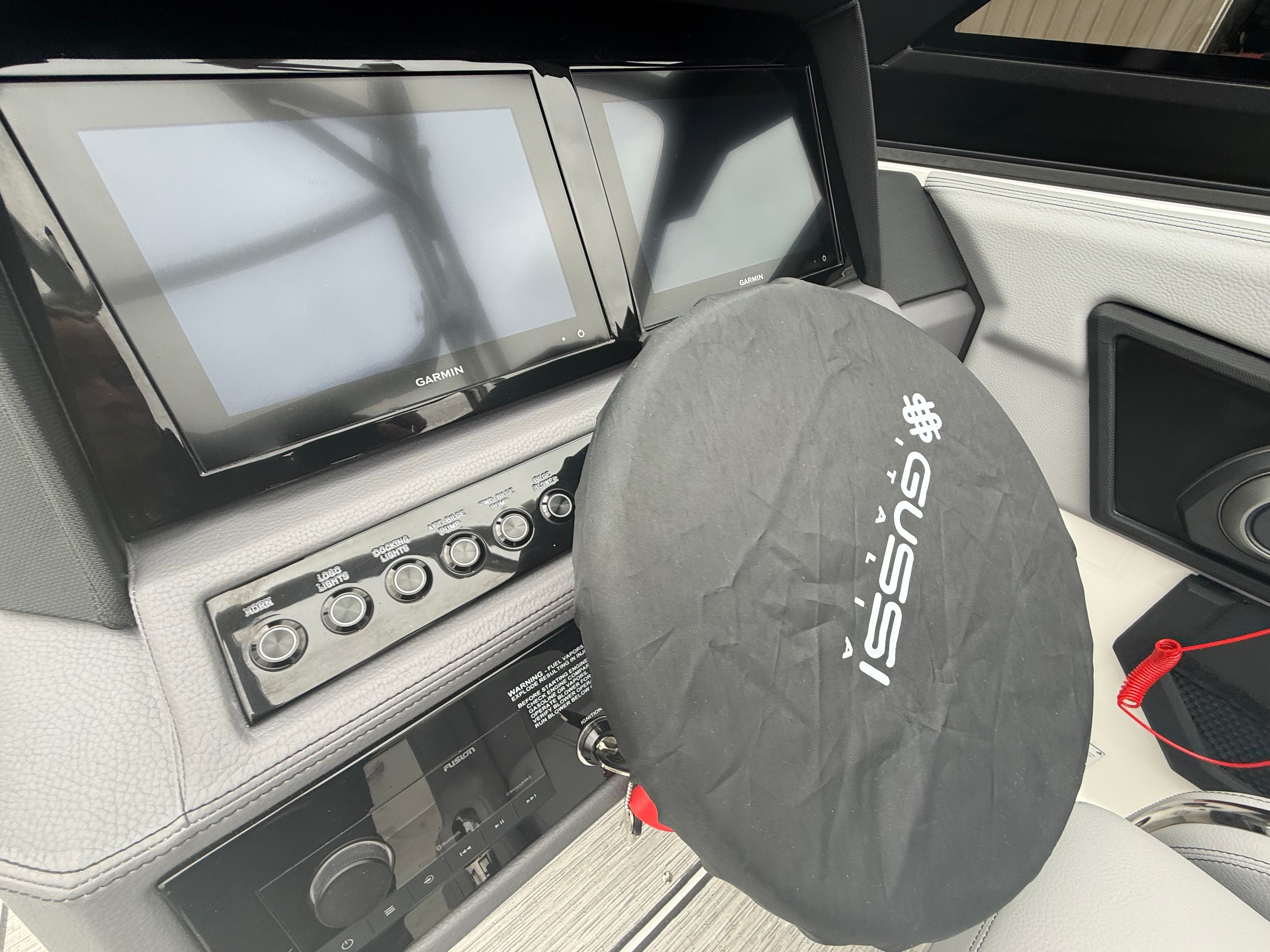 2026 Cobalt R8 Surf - 30