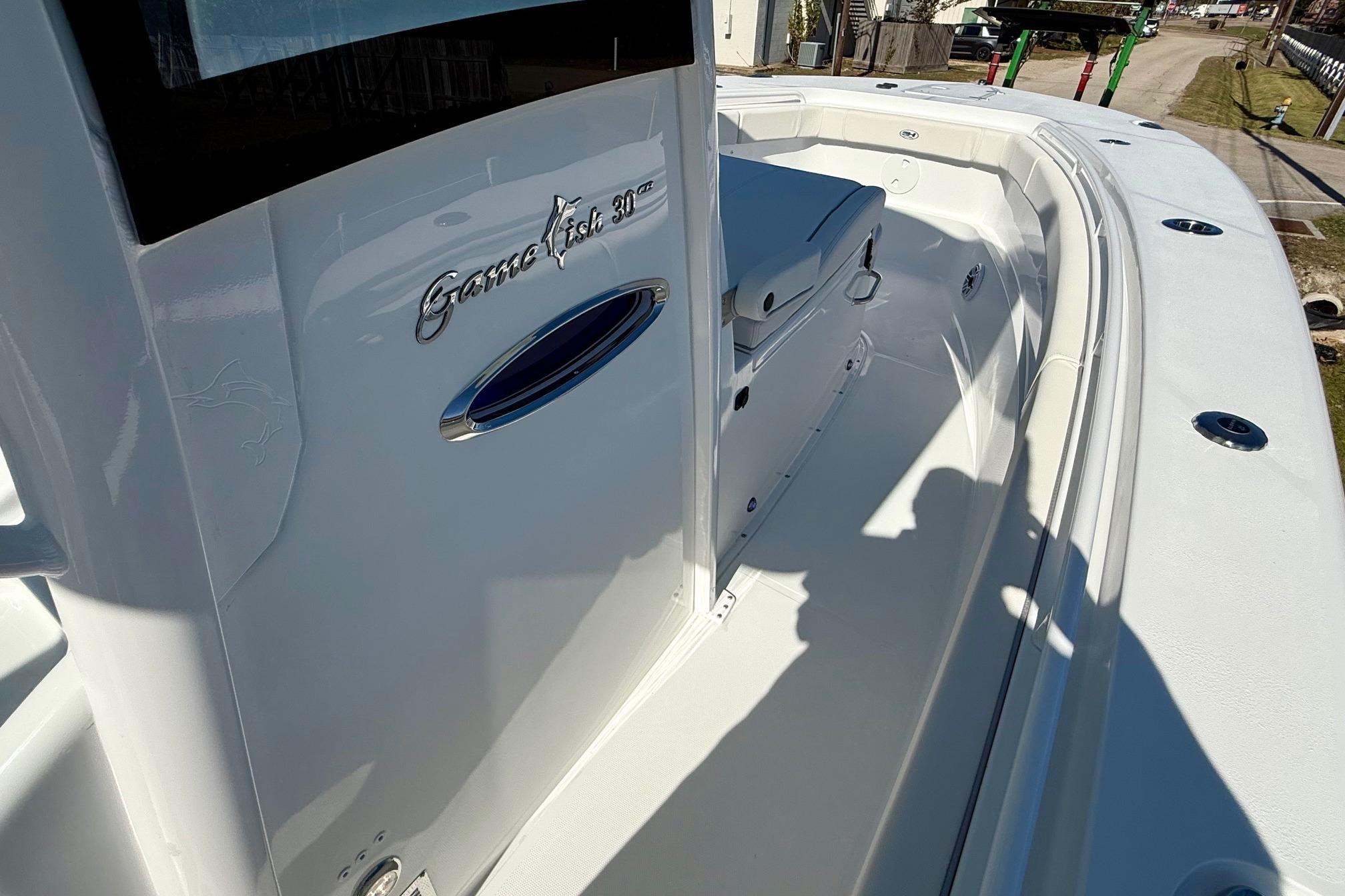 2026 Sea Hunt Gamefish 30 Coffin Box boat interior, showcasing sleek design and spacious layout.