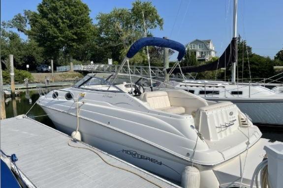 2001 Monterey 262 Cruiser