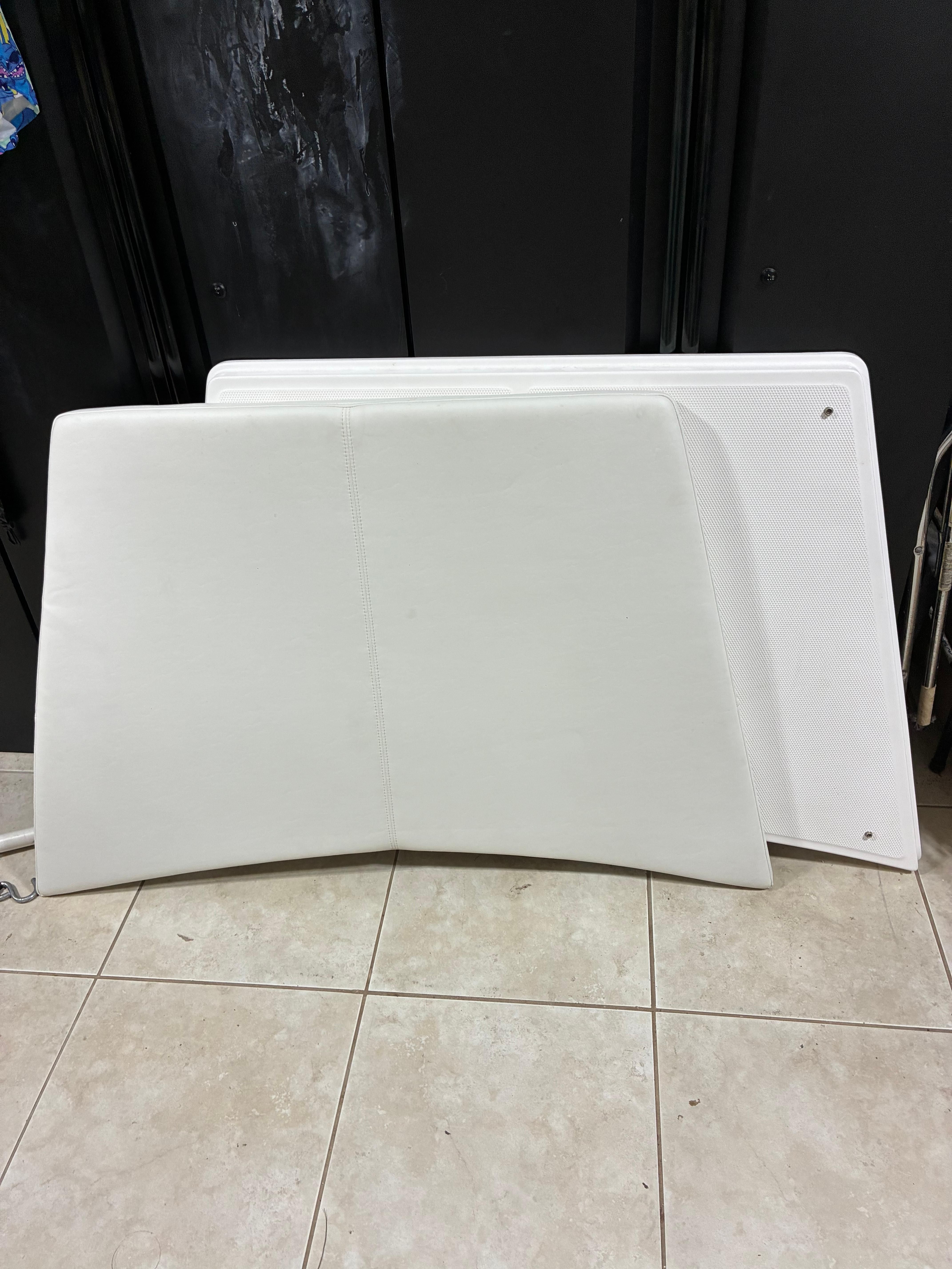 2023 Everglades 243 Center Console - 11