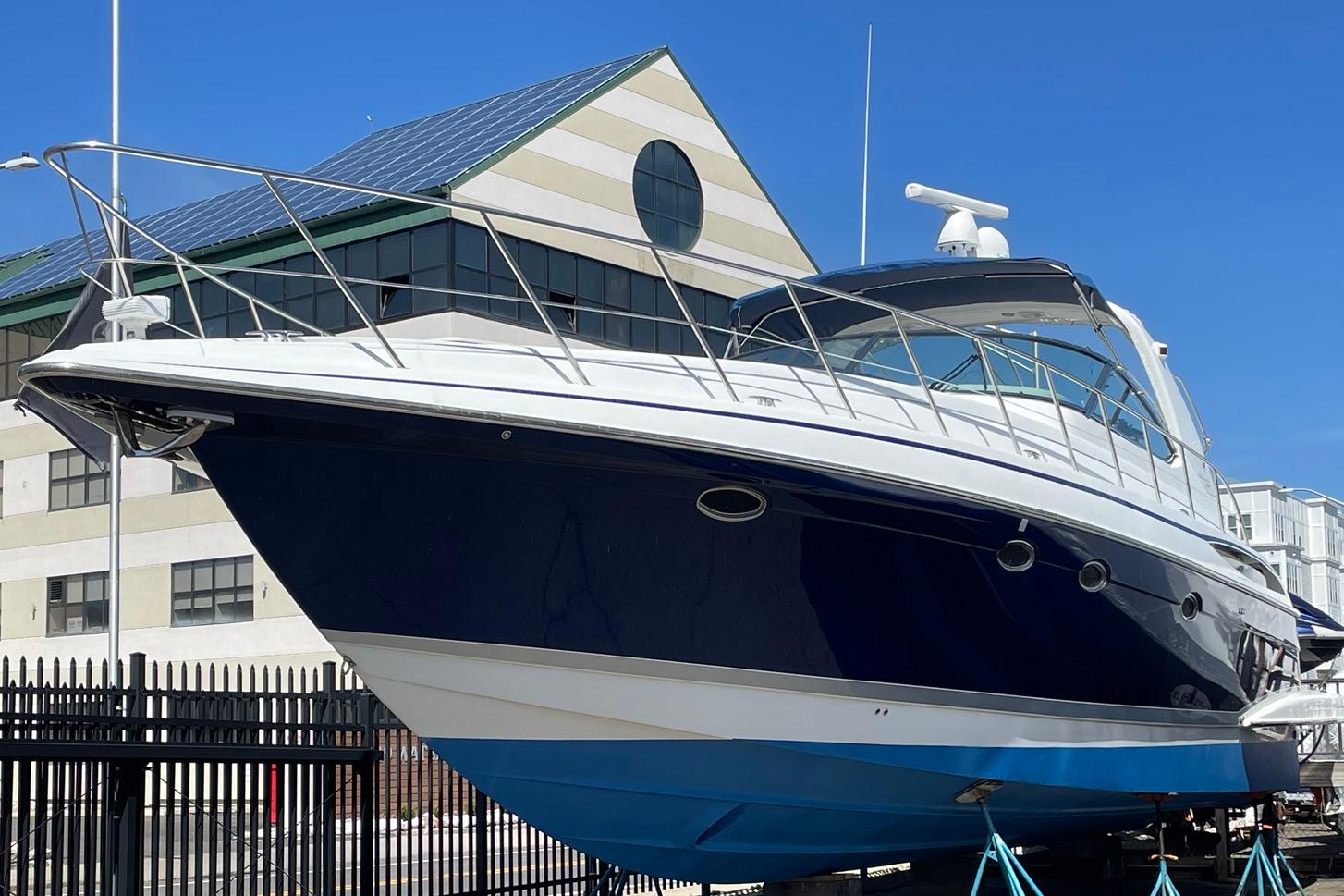 2005 Formula 48 Yacht