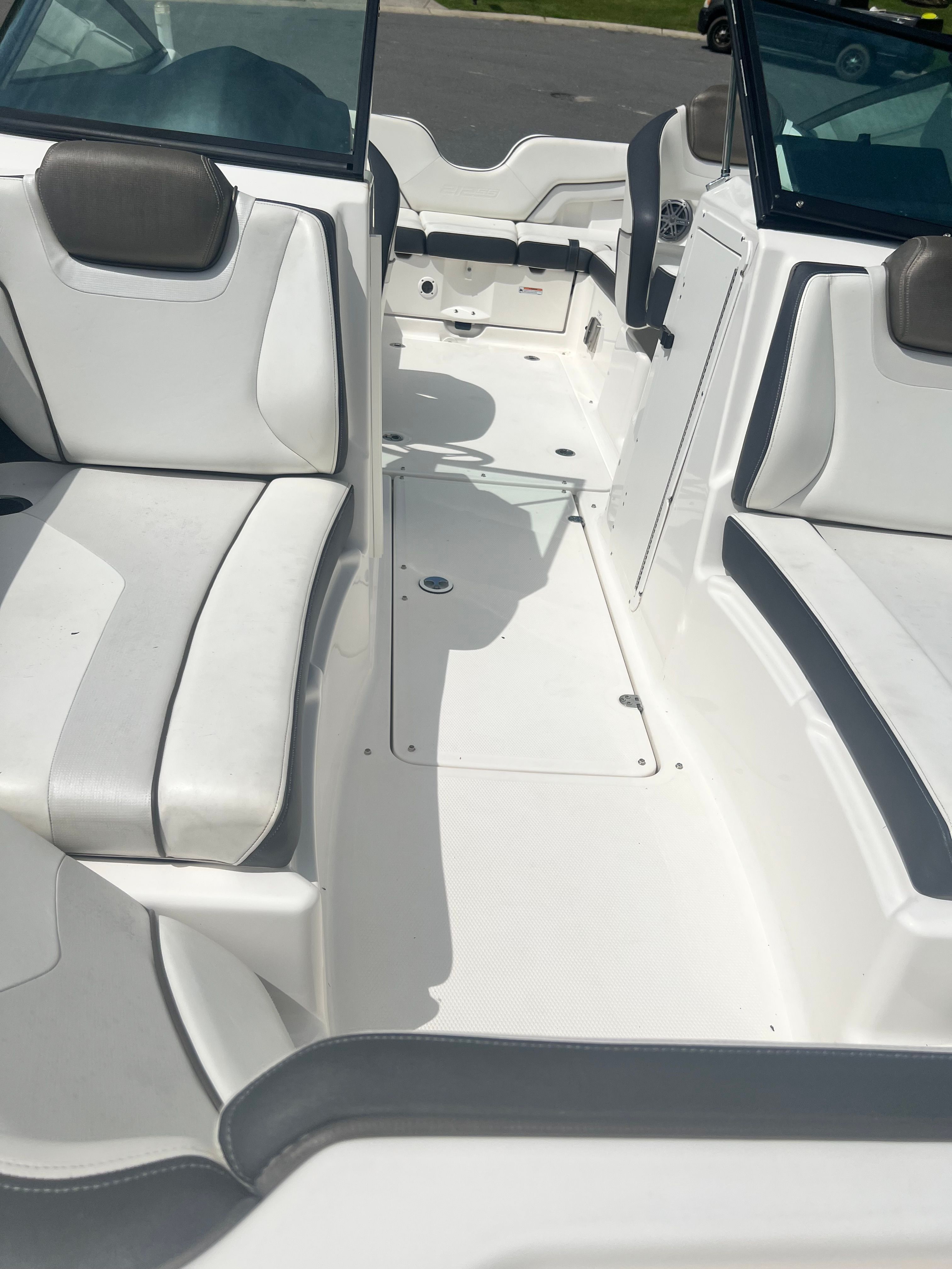 2015 Yamaha Boats 212SS - 8