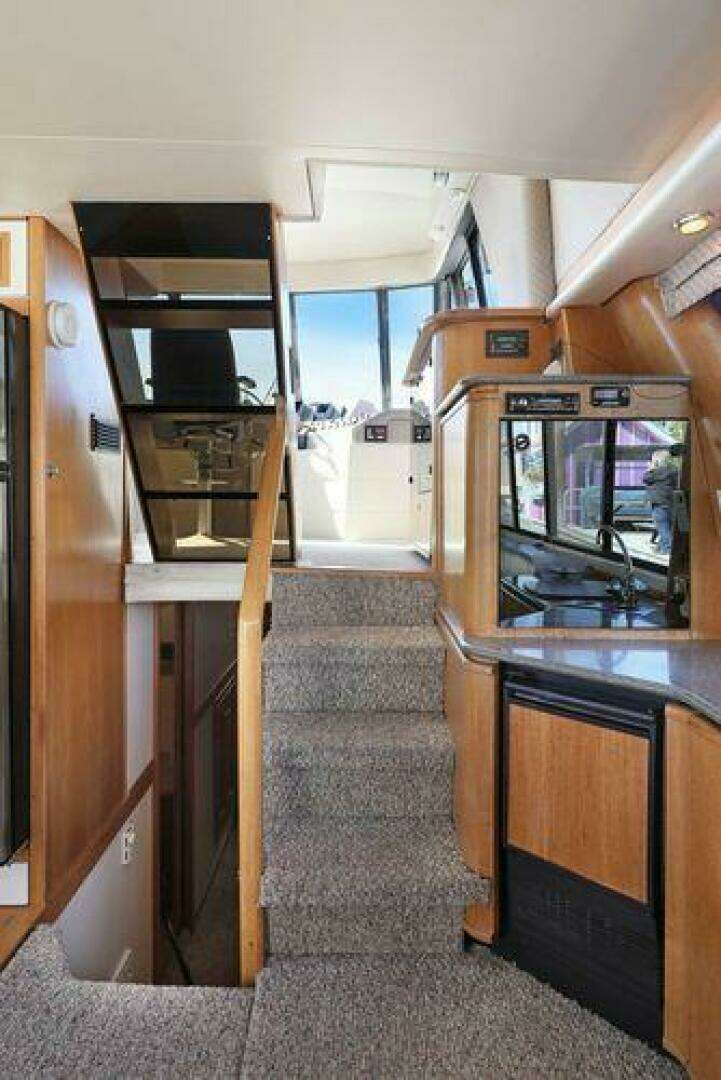 1998 Bayliner 4788 - Image 16