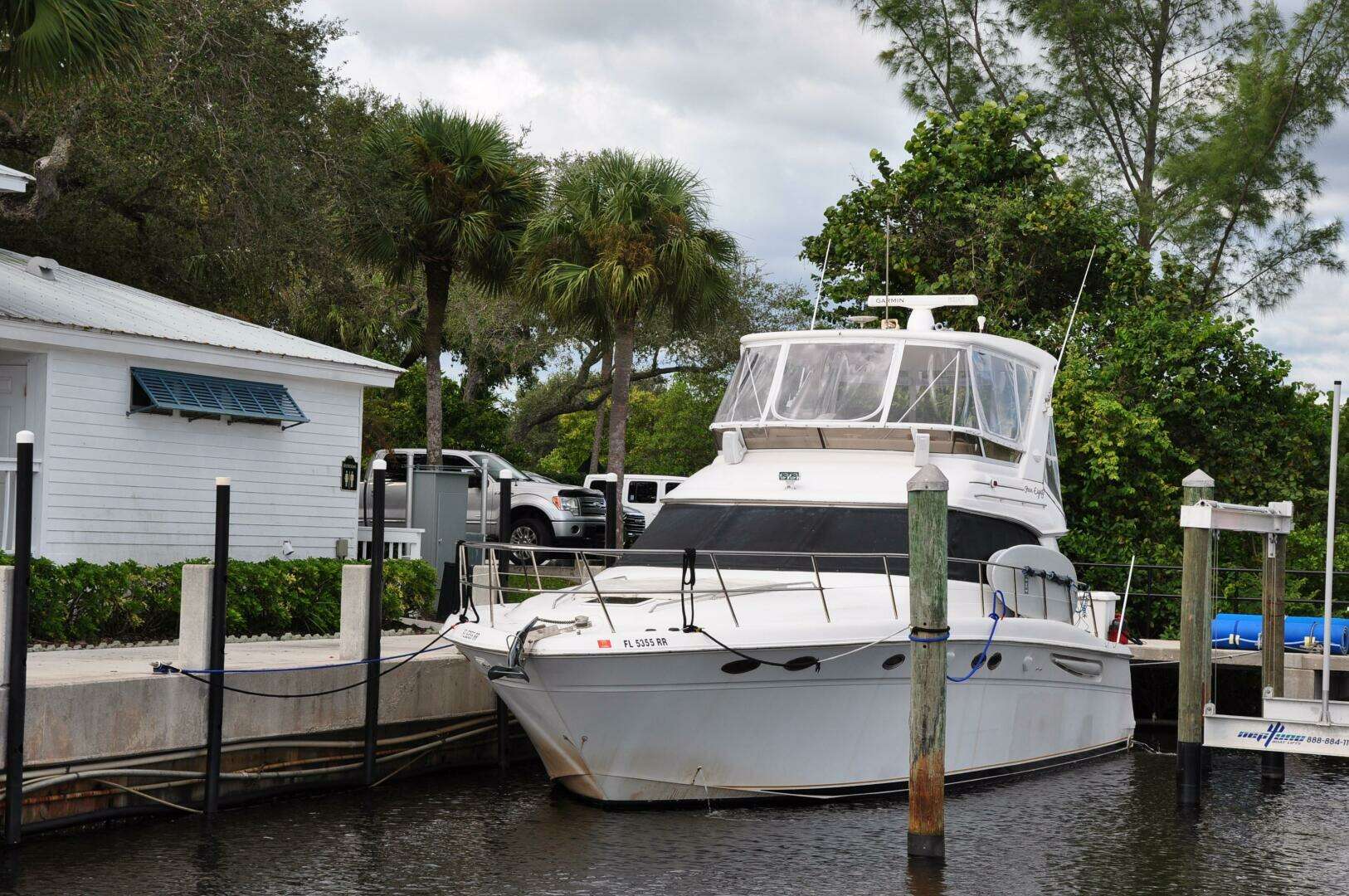 1998 Sea Ray 480 Sedan Bridge - Image 4