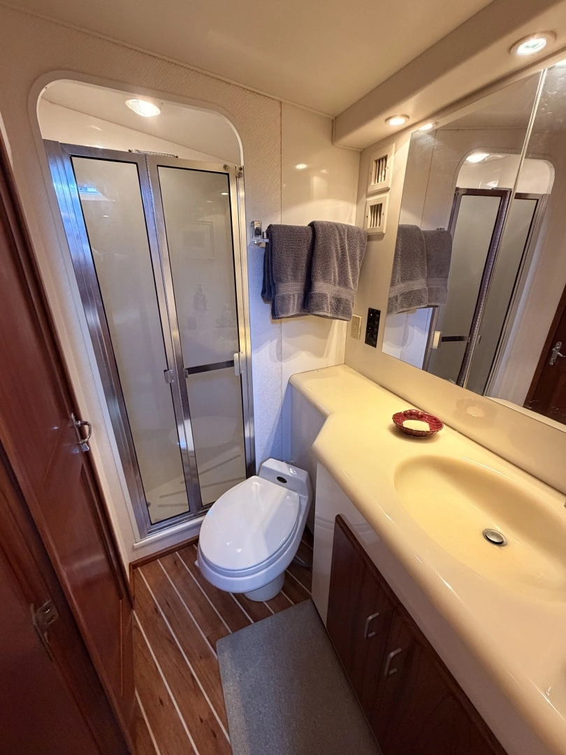 1994 Viking 50 Convertible - Image 14