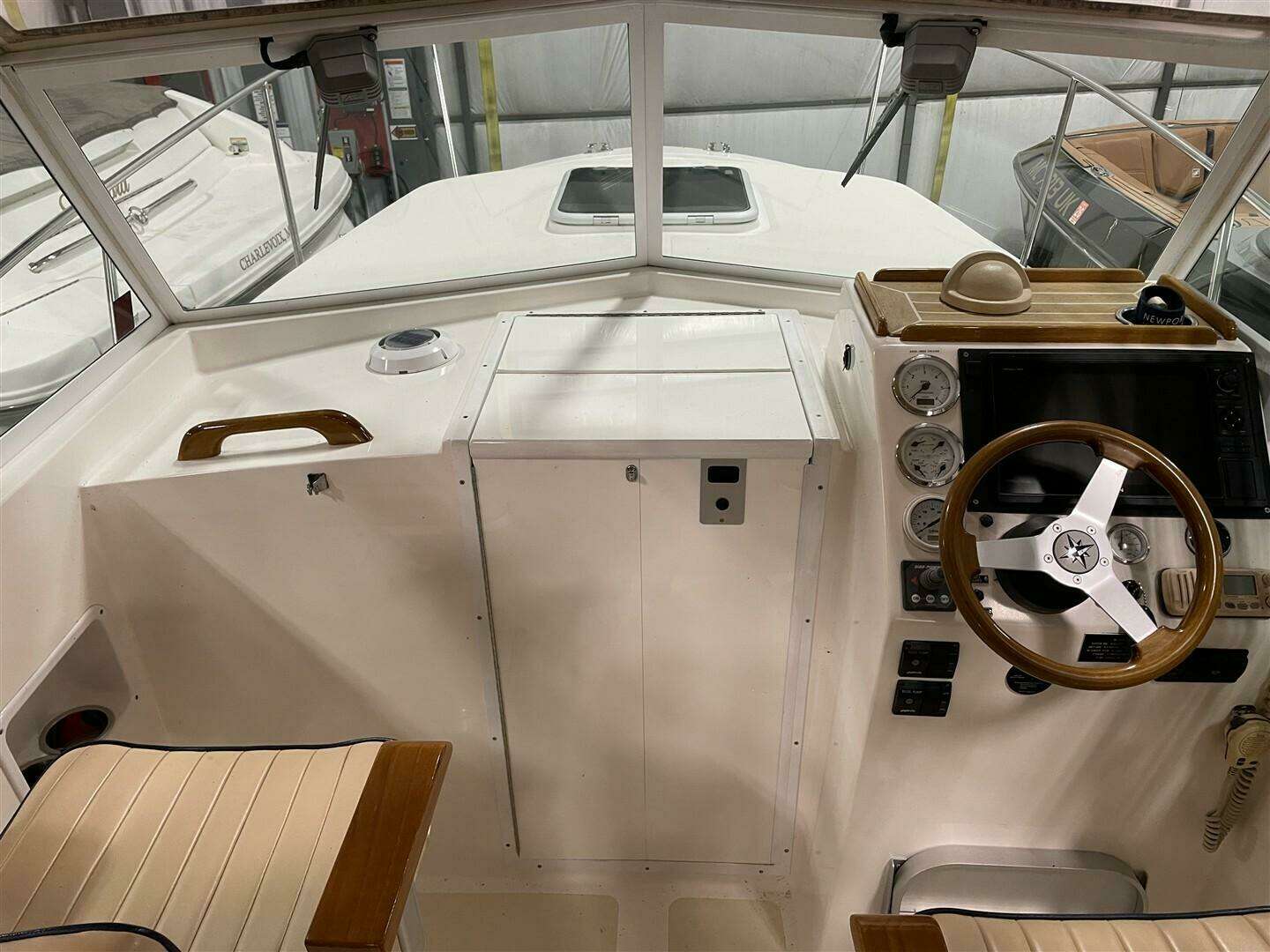 2005 Hunt Yachts 25 Surfhunter - Image 9